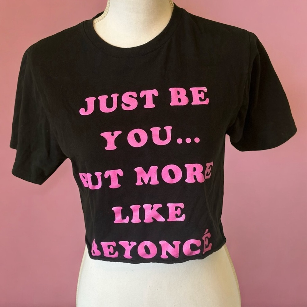 Omighty Beyonce crop tee Paris Hilton